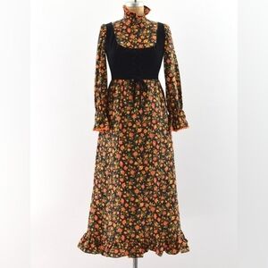 Vintage 1970s maxi quilted dress size S in VGUC